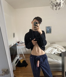 Twinks and Hunks Selfies Thursday  Gay Porn 616797ac06f0f.jpeg