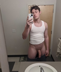 Domino’s Pizza With Extra Sausage Selfie Boys Porn 61938b259ff15.jpeg
