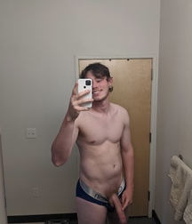 Domino’s Pizza With Extra Sausage Selfie Boys Porn 61938b5ef0630.jpeg