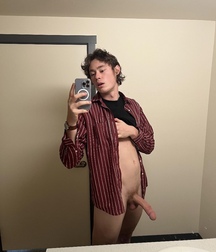 Domino’s Pizza With Extra Sausage Selfie Boys Porn 61938ba5aee4a.jpeg