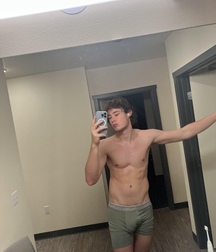 Domino’s Pizza With Extra Sausage Selfie Boys Porn 61938bab7790e.jpeg