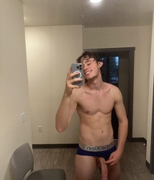 Domino’s Pizza With Extra Sausage Selfie Boys Porn 61938bad65b09.jpeg