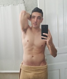 Straight Frat Boy Shows Off boys porn 61dc9873da9af.jpeg