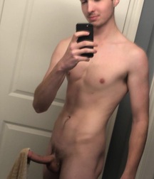 19YO Canadian Ryan Shows His Goods boys porn 61dde2332319e.jpeg