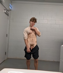 College Boy Nate Shows Off boys porn selfies  61ecadee62114.jpeg