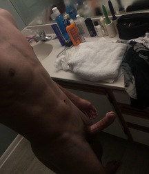 Shy Twink With Curved Cock boys porn Selfies  61ee1a61a1dd8.jpeg
