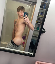 Nolan - 18YO Blond Twink Selfies boys porn 620315ddf0109.jpeg