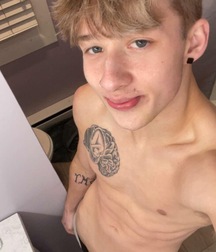 Nolan - 18YO Blond Twink Selfies boys porn 620315e81214d.jpeg