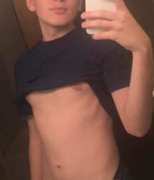 18YO Twink Michael Shows Off His Selfies boys porn 62266db686917.jpeg
