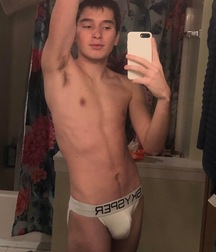 18YO Twink Michael Shows Off His Selfies boys porn 62266e30b8280.jpeg