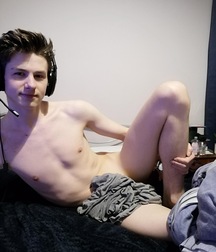 20YO 6’5” British Uncut Twink With Armpit Fetish Mega Album 628190dfec794.jpeg