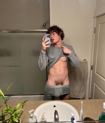 My Favourite Pizza Delivery Guy Is Posing Again boys porn 629ac47a8abc5.jpeg