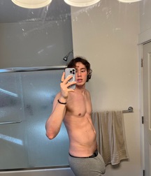 My Favourite Pizza Delivery Guy Is Posing Again boys porn 629ac4bc2d0d0.jpeg