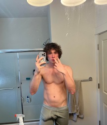 My Favourite Pizza Delivery Guy Is Posing Again boys porn 629ac4d7765b5.jpeg