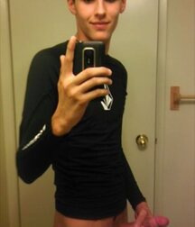 Boys with Phones selfies porn TUBE 5ec2fe567bc2e.jpg