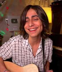 Aidan gallagher. My favorite actor of now gay tube 608e5b34198fb.jpg