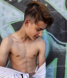 Sexy Boys 1 5eaec9562c717.jpg