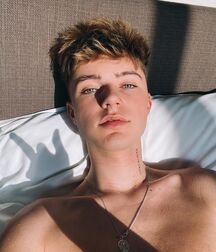 Sexy Gay Tube twinks cuties hotties 7 5ebd7991b68a0.jpg