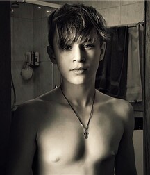 Sexy Dudes 5 5ec971d3dd052.jpg
