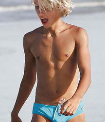 Sexy Dudes 20 5ecffb7129405.jpg