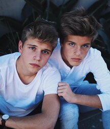 Hot Twinks Porn Gay Tube 5eb0478c595f2.jpg