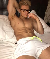 Saturday Night Hotties Twink Porn 5eb72b23b5795.jpg
