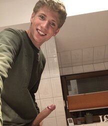 Young Fit & Hung Lads Gay Porn 5fa5b594c57fd.jpg