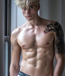 Saturday Hotties Gay Porn 600cad9a30f55.jpg