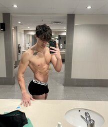 Tuesday Sizzlers Guy Showcase Gay Porn 605a770666d2f.jpg