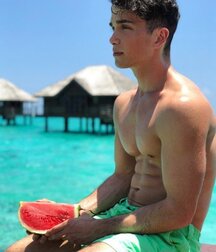 Sunday Sizzling Twinks Gay Porn 608ed279ceb99.jpg