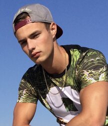 Sunday Sizzling Twinks Gay Porn 608ed2b192a49.jpg