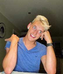 Friday Sizzlers Gay Twink Porn 60e8a8c0e38e4.jpg