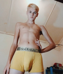 Friday Delights Hot Twinks Gay Porn 6116b8260c7b9.png