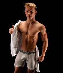 August Summer Sizzlers Gay Porn 6116f0921214c.jpg