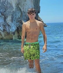 August Summer Sizzlers Gay Porn 6116f1348d5cb.jpg