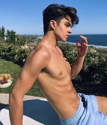 August Summer Sizzlers Gay Porn 6116f1554c916.jpg