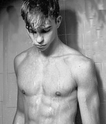 August Summer Sizzlers Gay Porn 6116f1d212f97.jpg