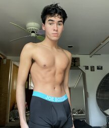 Tuesday Sizzlers Gay Twink Porn 6153937f4d17f.jpg