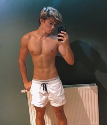 Male Beauty Twink Tube Art (Non Porn) 61942e5a7ed4e.jpg