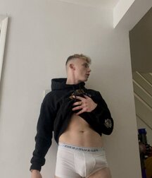 Hansome Hunks in Trunks Gay Tube 61a270b538d74.jpg