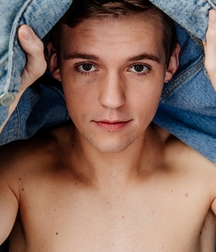 Merry Christmas Twink Gay Porn Selfies 61c4ee64a25dc.jpg