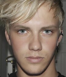 Happy New Year Gay Twink Porn Guys 61cea0e15aa6d.jpg