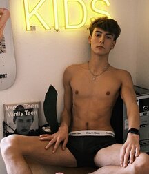 Diddydave's Hotties Gay Twink Porn Bare Nude 62159fb43f868.jpg