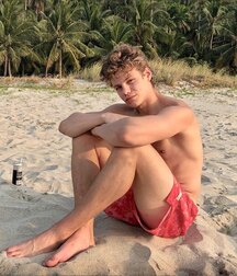 Hello May Gay Twink Porn Straight Buddies  626ea1a0454a8.jpg