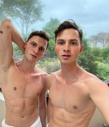 Hello Summer Hot Boys Gay Twink Porn 62b0b11e36606.jpg