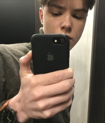 boy selfies 5ebab2d5d09fe.jpg