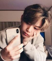 boy selfies 5ebab2d73abb5.jpg