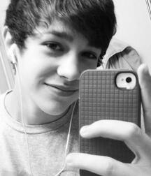 boy selfies 5ebab2f19448d.jpg