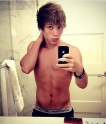 boy selfies 5ebab30936f2d.jpg