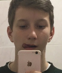 boy selfies 5ebab30e8bff8.jpg